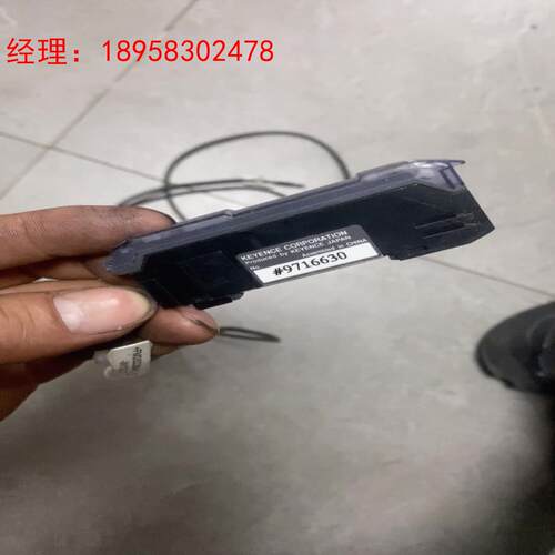 二手日本KEYENCE基恩士V31放大器，型号fs-v31拆