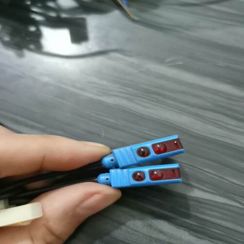 WT2S-N131S10日本原装，小光电传感器光电开关