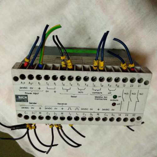 议价施克SICK LCUX1-400 安全继电器