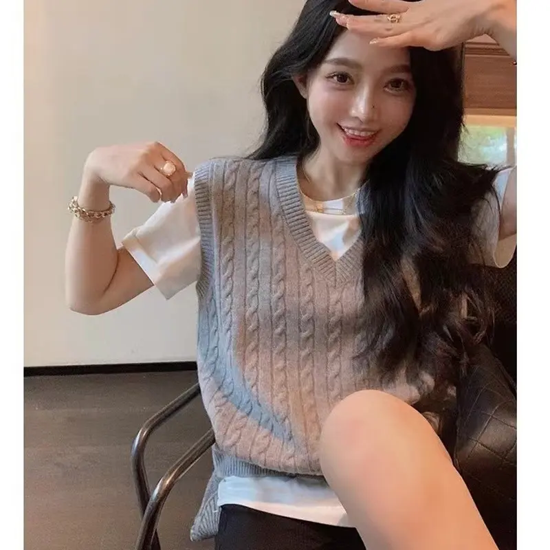 马标v领麻花针织女背心短款马甲