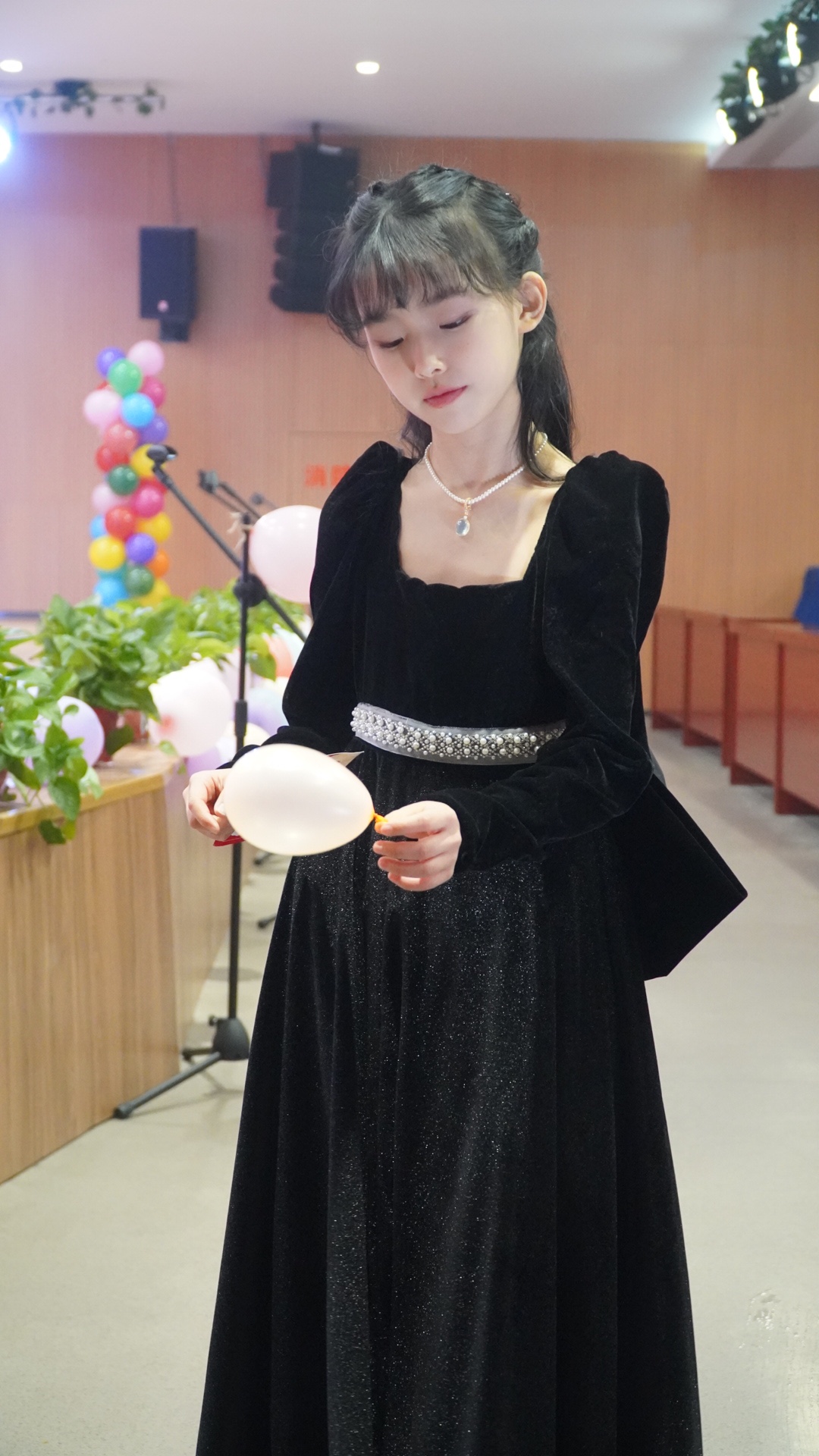 刘格格正品专售月兮花宸礼服定制鞠婧祎同款后超大蝴蝶结重工拖尾