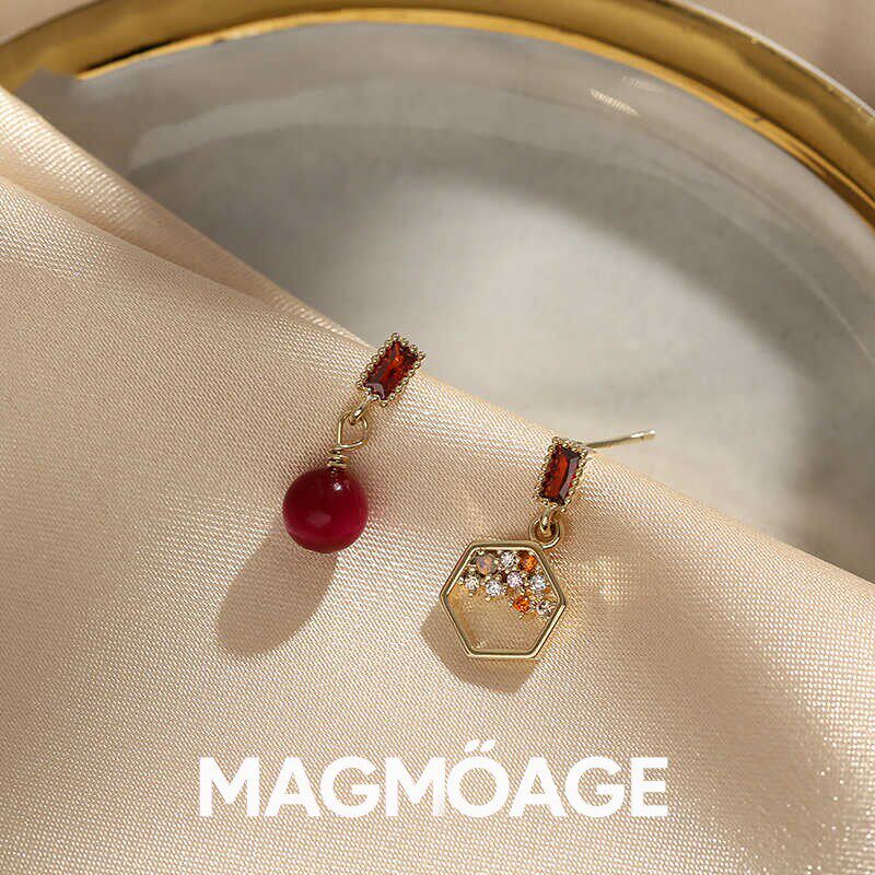 法国设计师MAGMOAGE不对称耳钉