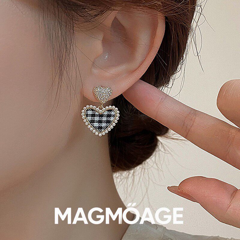 法国设计师MAGMOAGE黑色爱心耳环