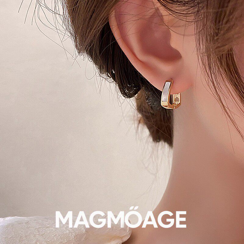 MAGMOAGE金色几何贝壳耳环