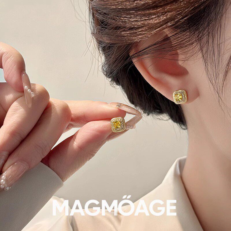MAGMOAGE微镶闪钻方块耳环