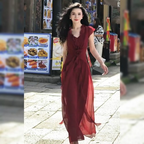 别致高级感酒红色连衣裙女