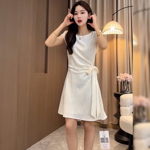 高级感收腰褶皱短袖连衣裙女
