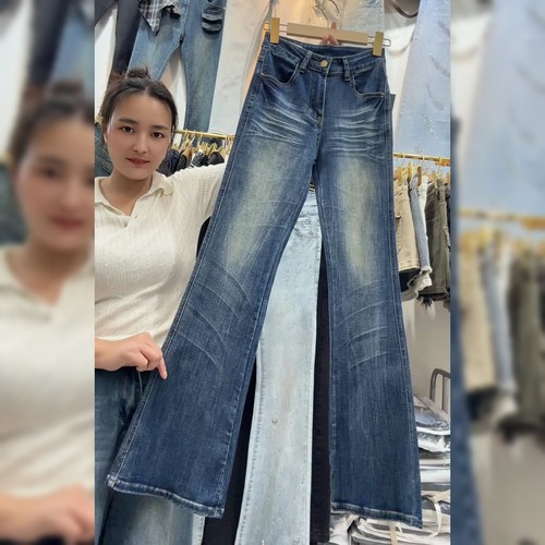设计感炸街蓝色微喇牛仔裤
