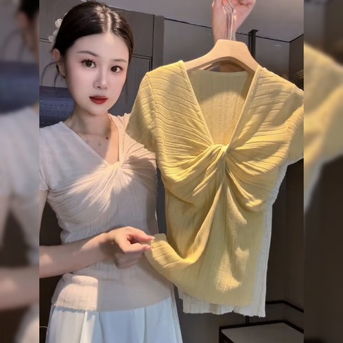 高级感扭结V领短袖上衣女