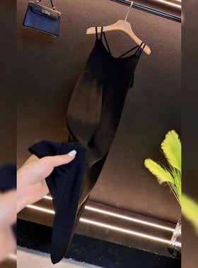 时尚交叉美背黑色吊带裙女