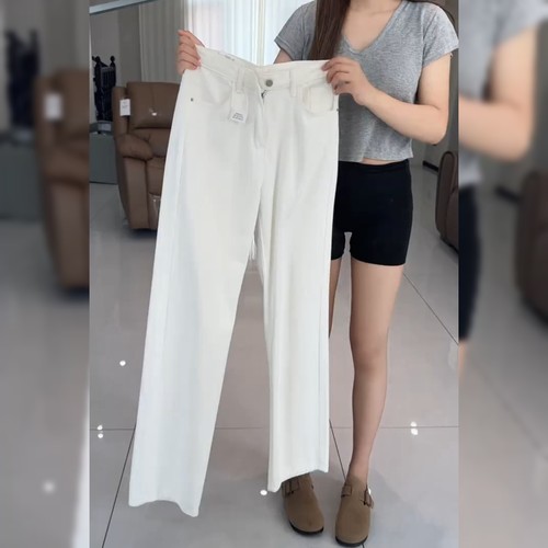 简约时尚垂感白色牛仔裤女