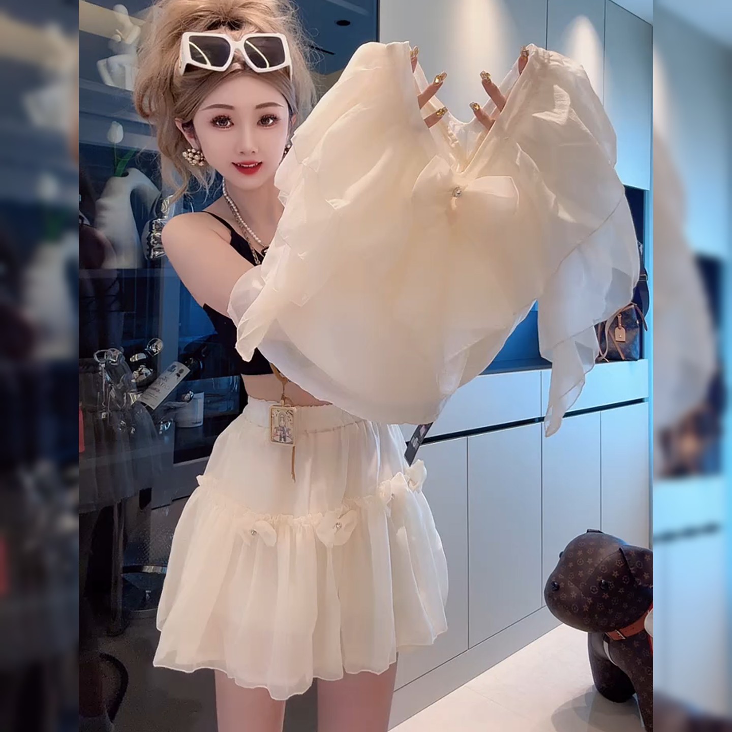 欧洲站欧货米色上衣套装女设计感重工花朵荷叶边休闲半身裙两件套