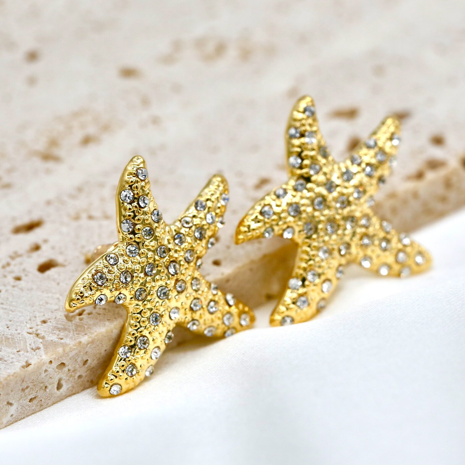 义乌市美尊饰品有限公司致18k锆石五角星合金耳钉女 夸张耳环电镀