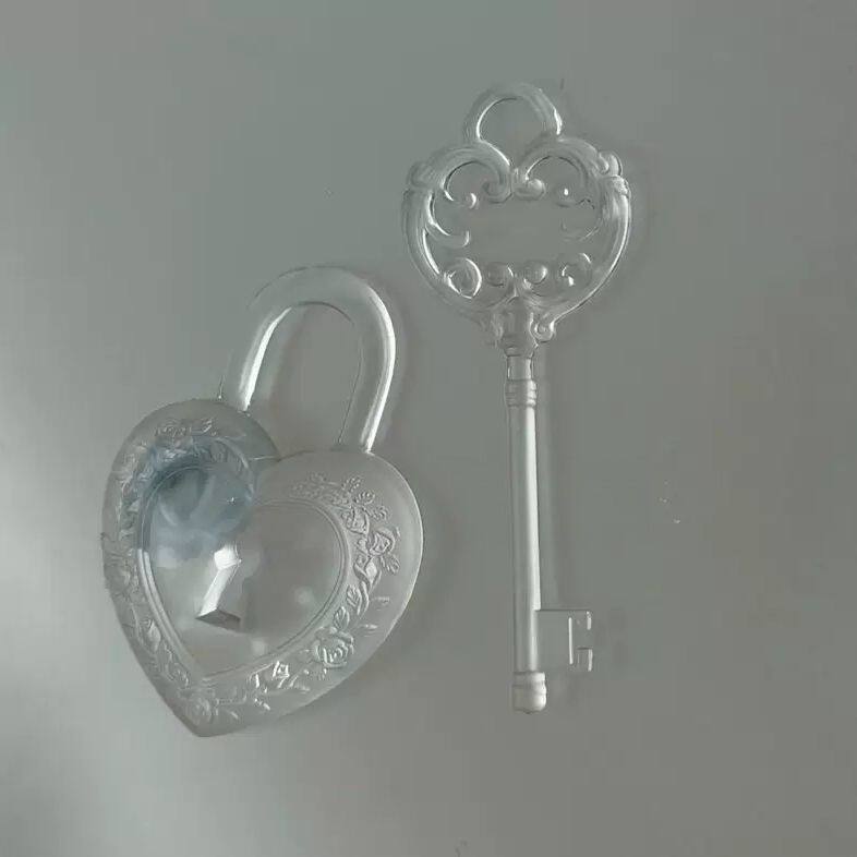 哑光藤蔓钥匙藤蔓锁复古锁钥匙扣塑料滴胶模具吊坠饰品