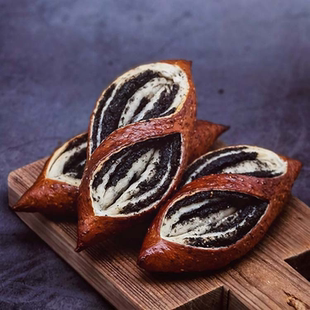 怪兽不厌食芝麻多多手作黑芝麻奇亚籽德式烘焙碱水面包无蔗糖