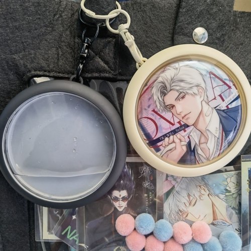 吧唧外出挂件密封防潮收纳盒徽章保护壳5875mm动漫周边谷子展示架