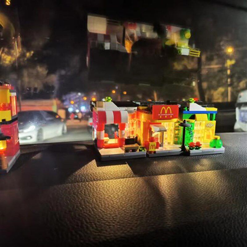 汽车摆件太阳能夜灯街景房屋子商店温馨微景观中控台桌面装饰治愈