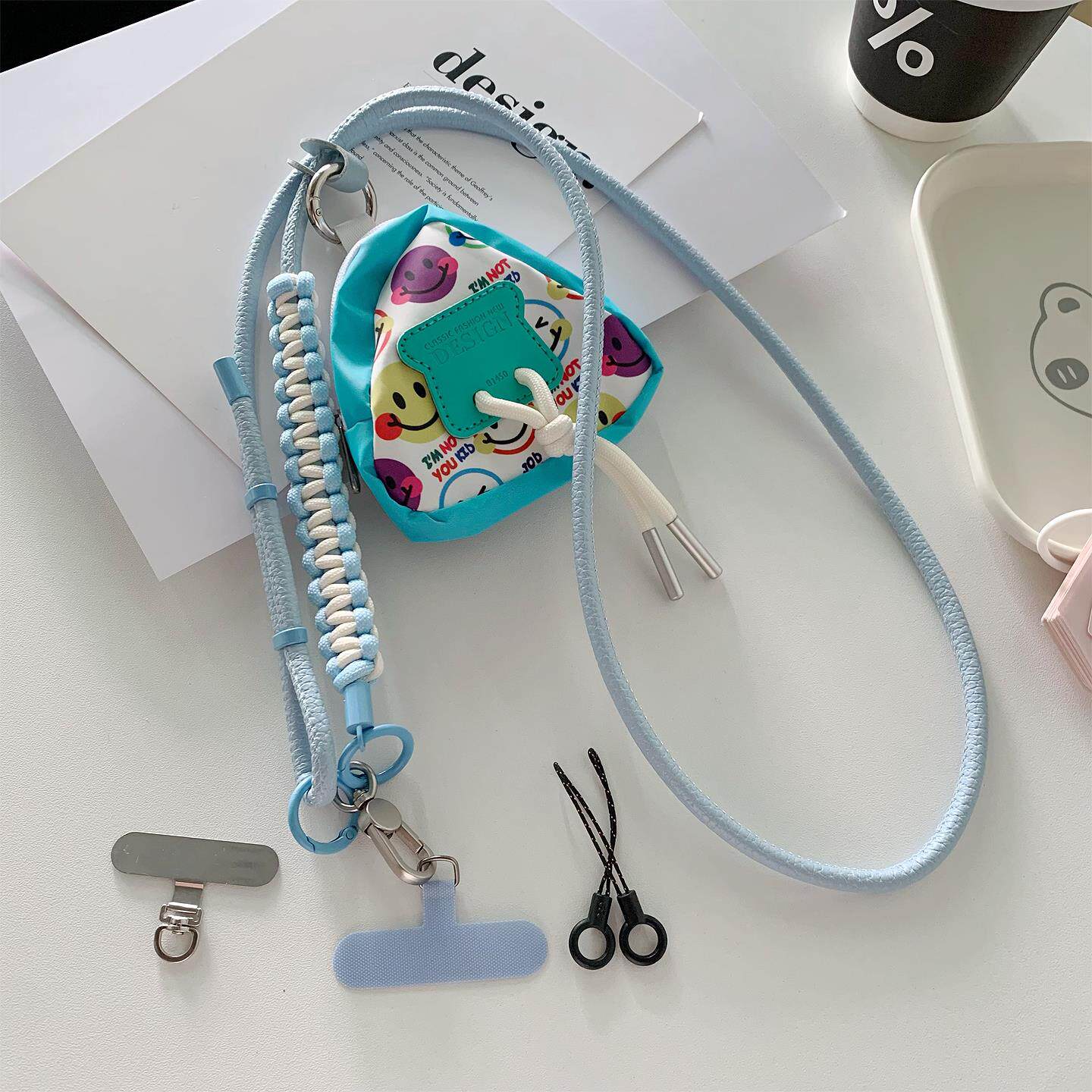 高级精致好看蓝色皮革手机挂绳斜挎可背垫片手机链可调节户外防盗