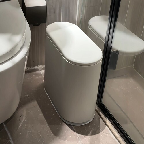 简约高级的窄缝垃圾桶
