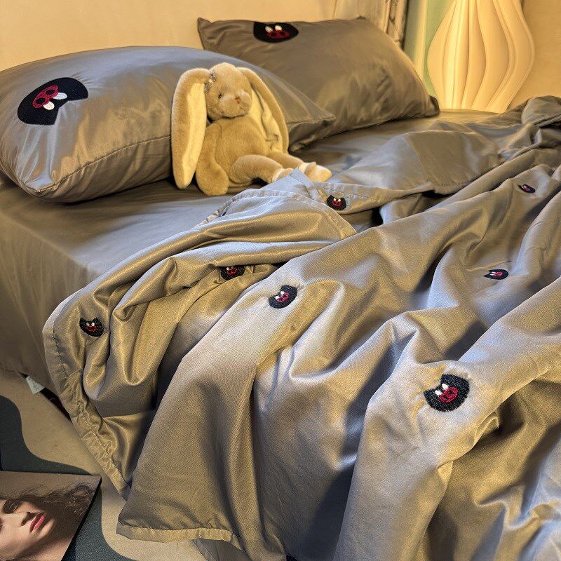 ins卡通夏季冰丝夏凉被四件套凉感可爱猪猪绣花夏被单人空调薄被