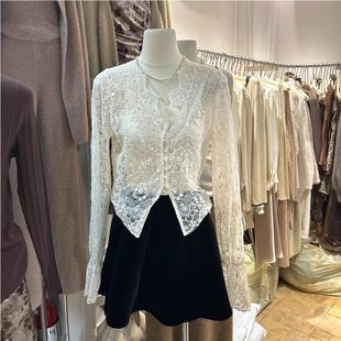 东大门女装2024秋冬新款法式轻熟风单排扣V领提花蕾丝衫内搭上衣
