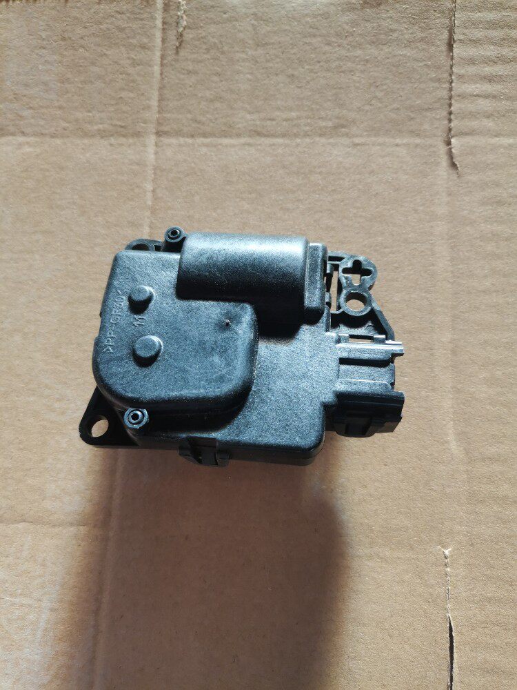 指南者鼓风机马达空调冷热转换电机菲跃风门动作器酷威酷博自由客