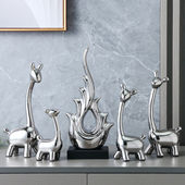 格熙伦家里摆件装 饰品客厅电视柜一家四口鹿轻奢高档家庭酒柜套餐