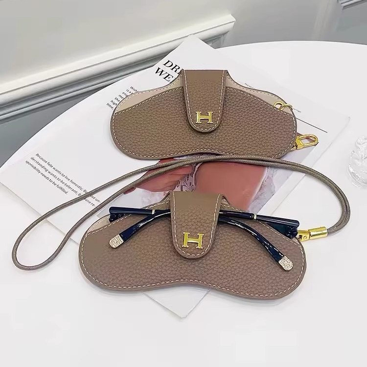 德式H扣眼镜收纳包皮革质感墨镜收纳挂脖款男女通用近视眼保护套