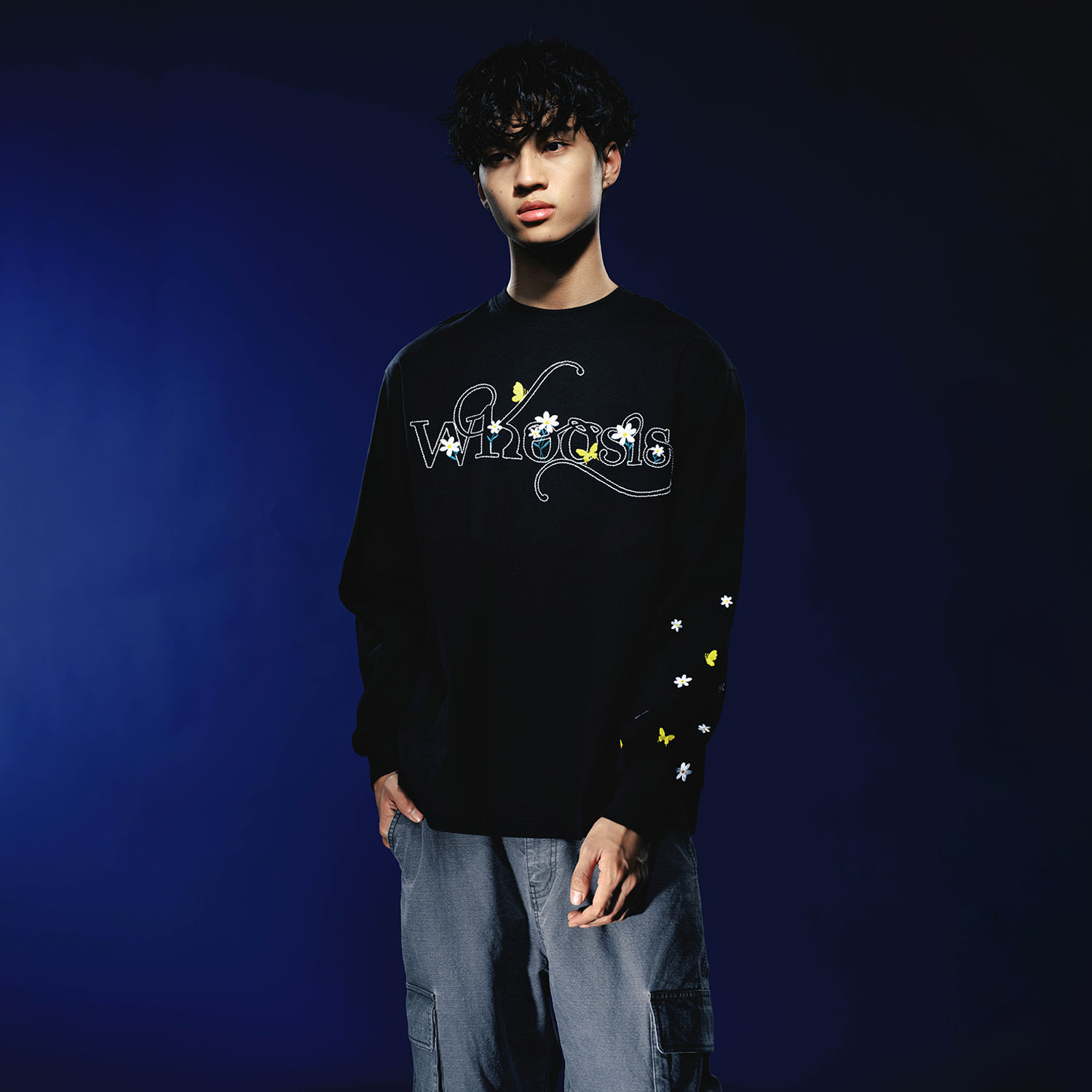 WHOOSIS(不知其名)花卉刺绣长袖T恤圆领秋季男女校园宽松潮情侣