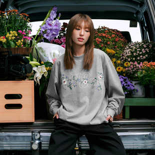 WHOOSIS(不知其名)花卉刺绣长袖T恤圆领秋季ins百搭简约男女潮