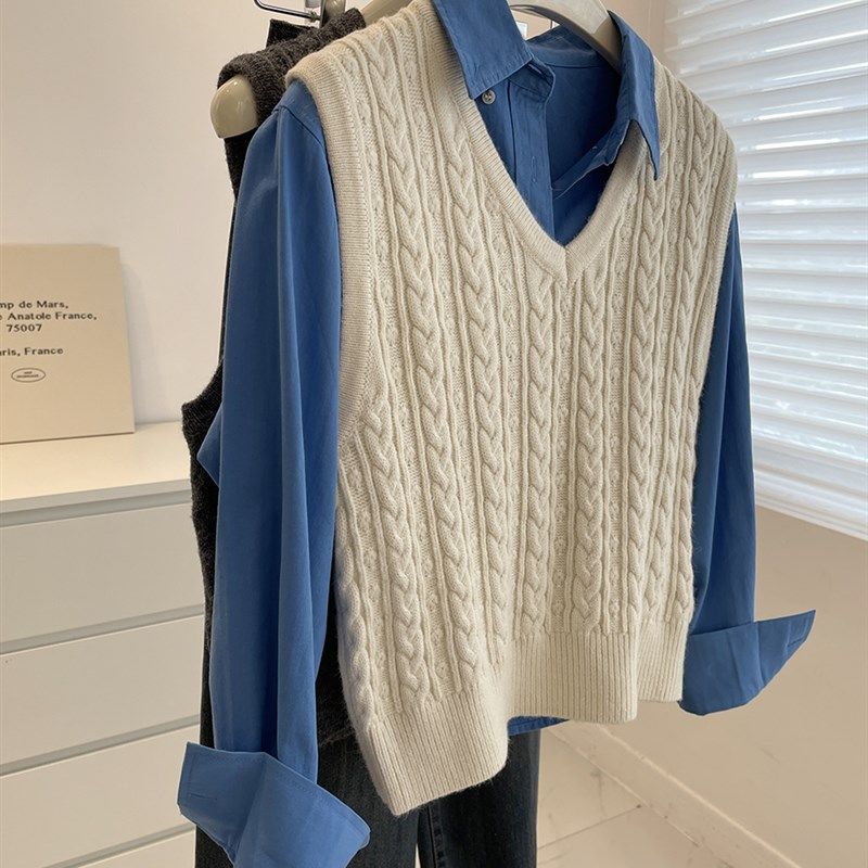 速发韩系复古麻花纹针织背心马甲!穿气质毛领叠秋外穿V衣坎肩
