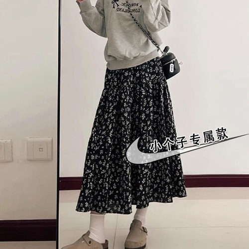 韩式黑色小碎花半身裙女夏季薄款小个子显瘦遮胯温柔高腰A字伞裙s