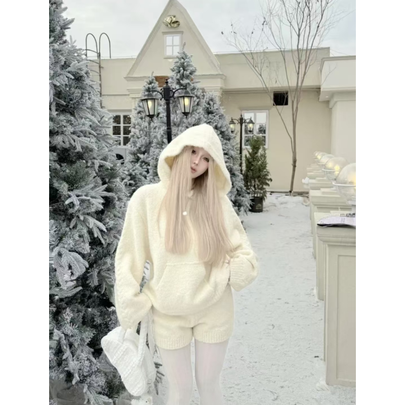 慵懒风显瘦连帽毛衣外套针织短裤