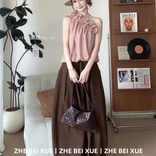 套装 2025超火穿搭一整套 女设计感气质斜肩粉色上衣高腰宽松休闲裤