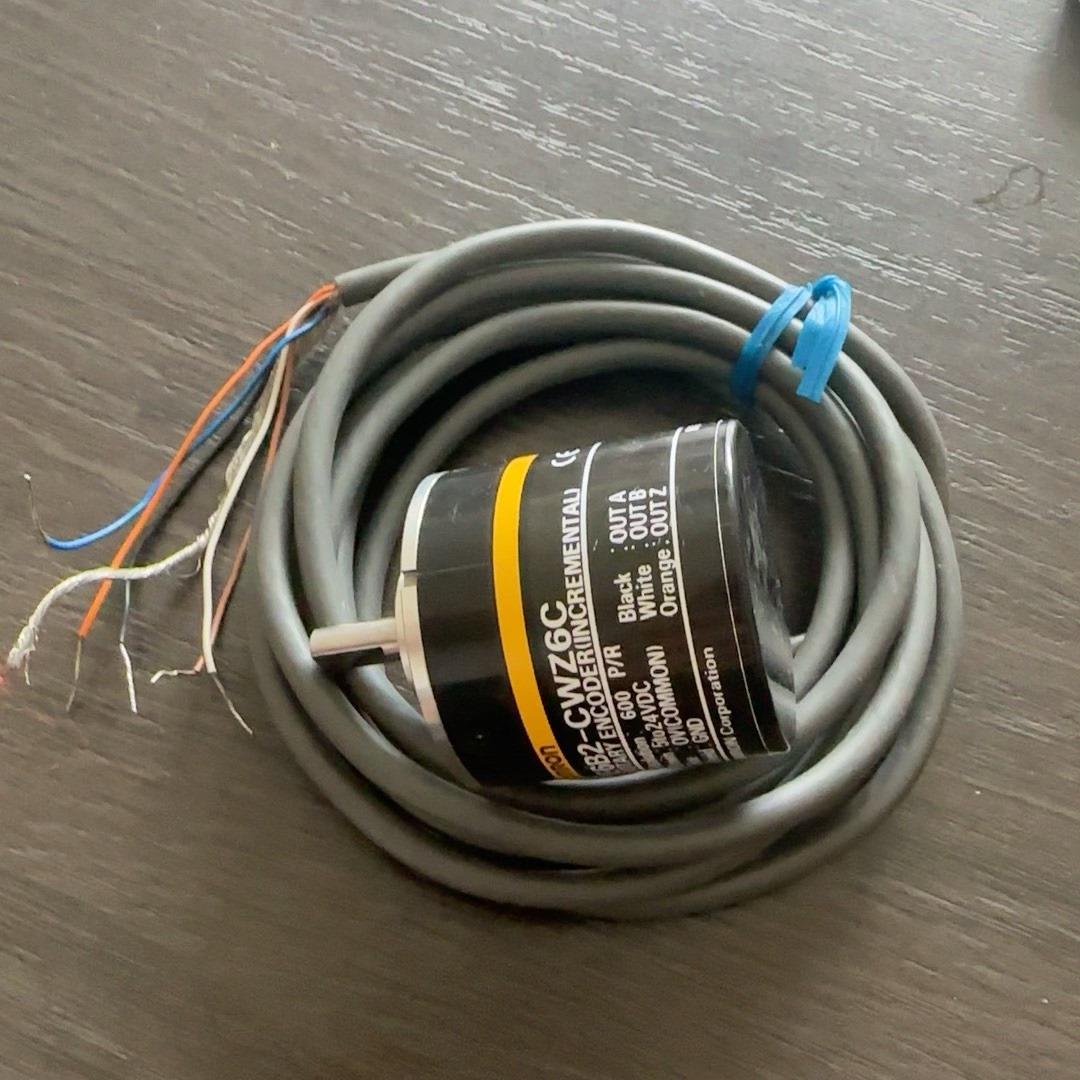 编码器全新 欧姆龙旋转编码器E6B2-CWZ6C全新无包装就