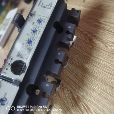 塑壳断路器NSX160 63/160 4P Mic2.