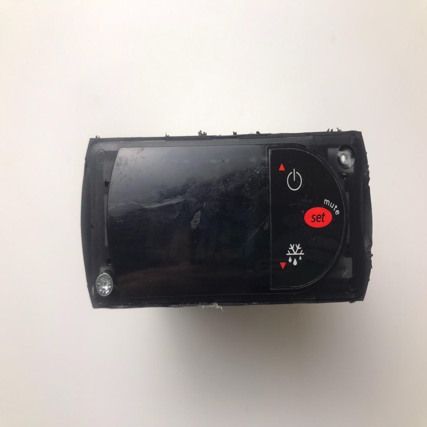 现货CAREL卡乐温控器PJEZS0G000见图