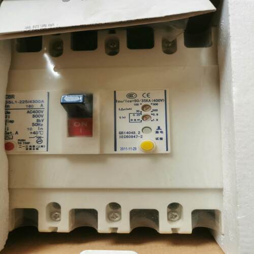 天水二一三，GSL1—225/4300A，160A漏电，有7
