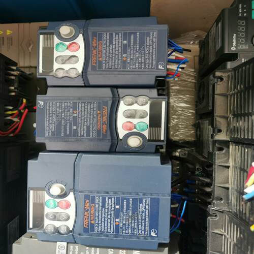 变频器frn04c1s-2j 220v400w三个议价