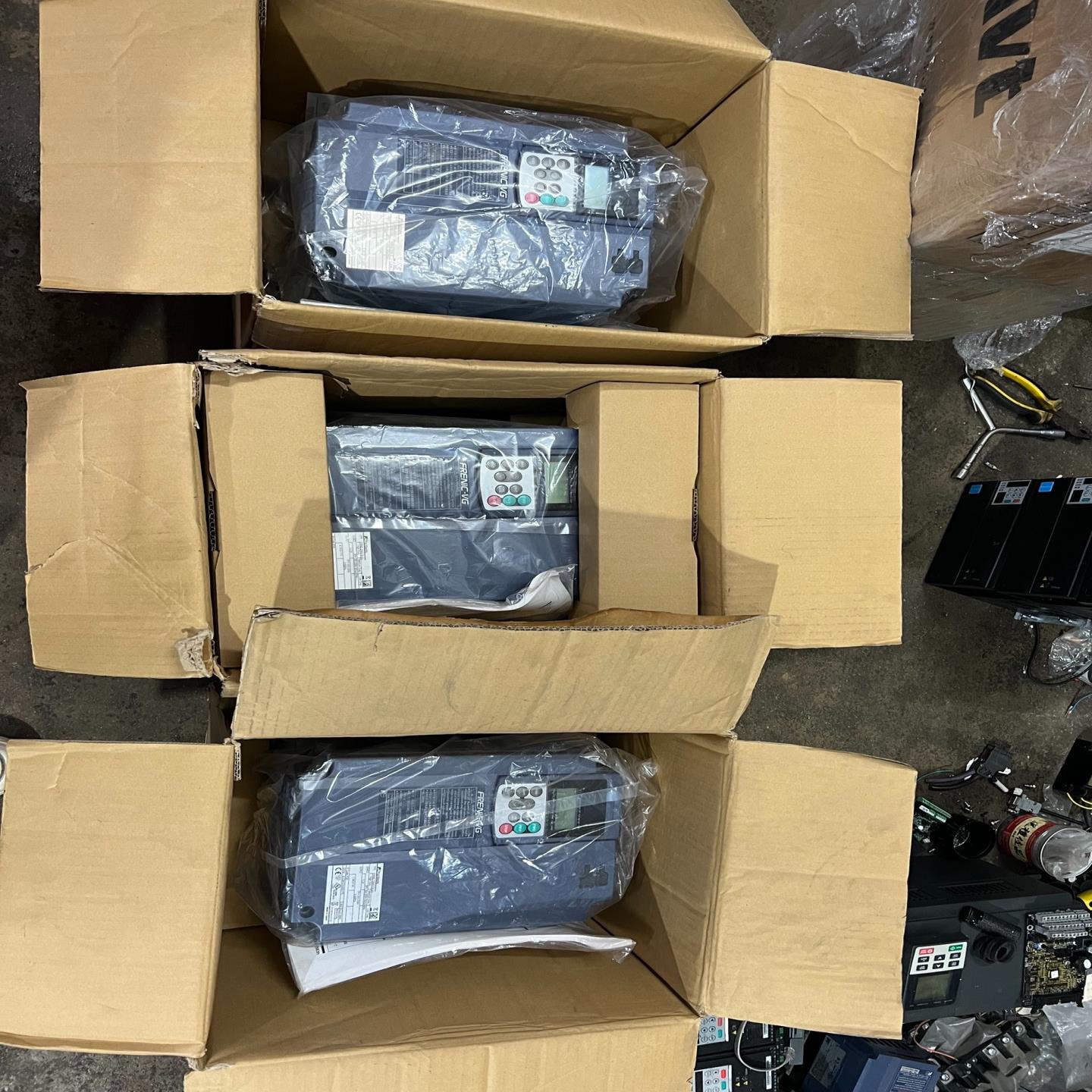 全新变频器FRN0.75VG1S-2J，FRN1.5VG