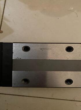 THK直线导轨滑块轴承SSR35XW ，有四块，一块拆了内包