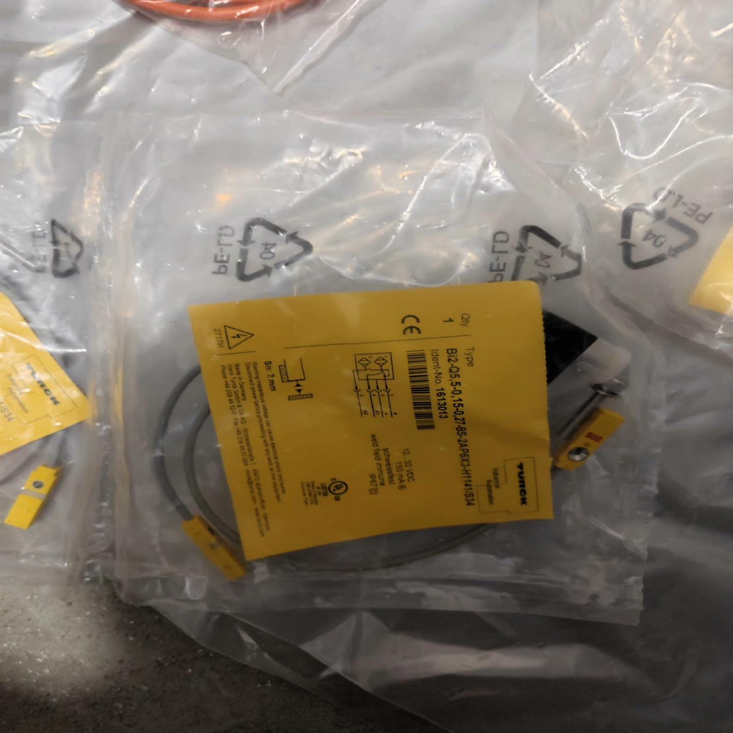 图尔克Bi2-Q5,5-0,15-0,27-BS-2AP6X