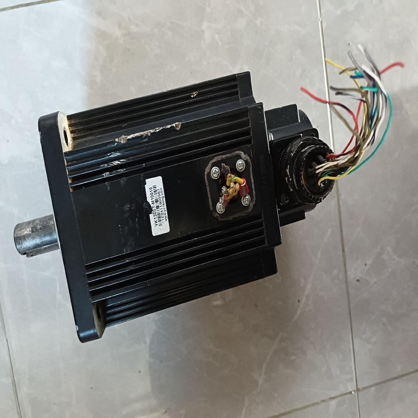 （设备配件）研控电机        YK130ST一M10010