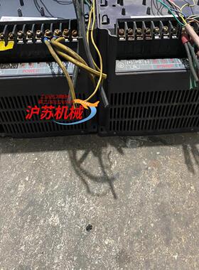 英威腾变频器CHF100A-011G/015P-4，底下有点