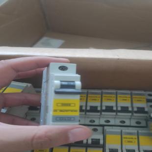 小型断路器 SQUARE 3P插入式 C40 C10