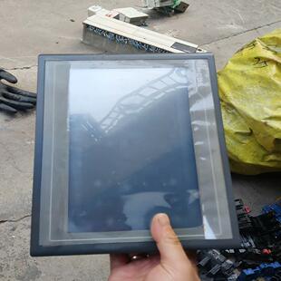 一台 触摸屏TPC1061Ti昆仑 德峰