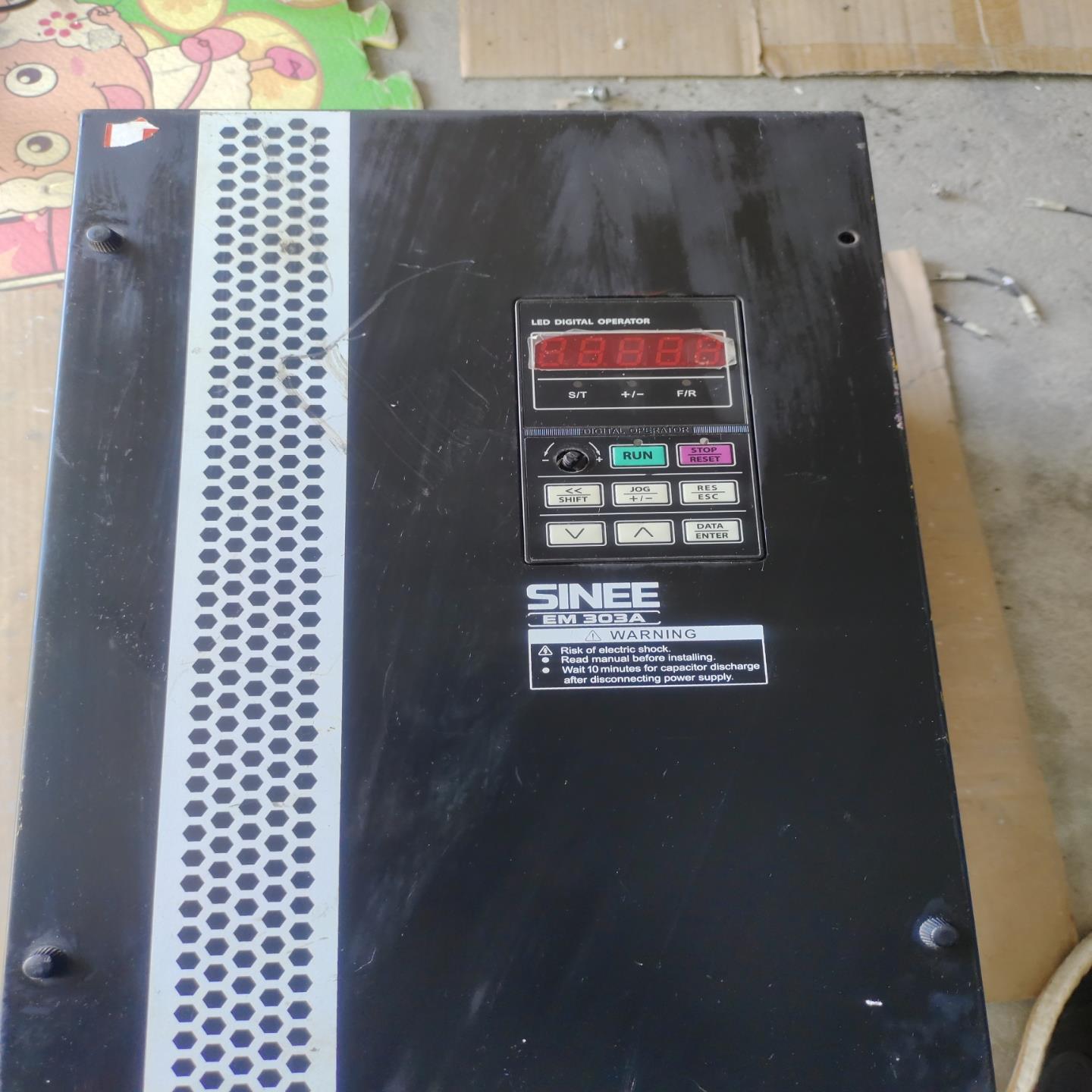 正弦变频器EM303A-018G/022P-3A拆机实拍现货