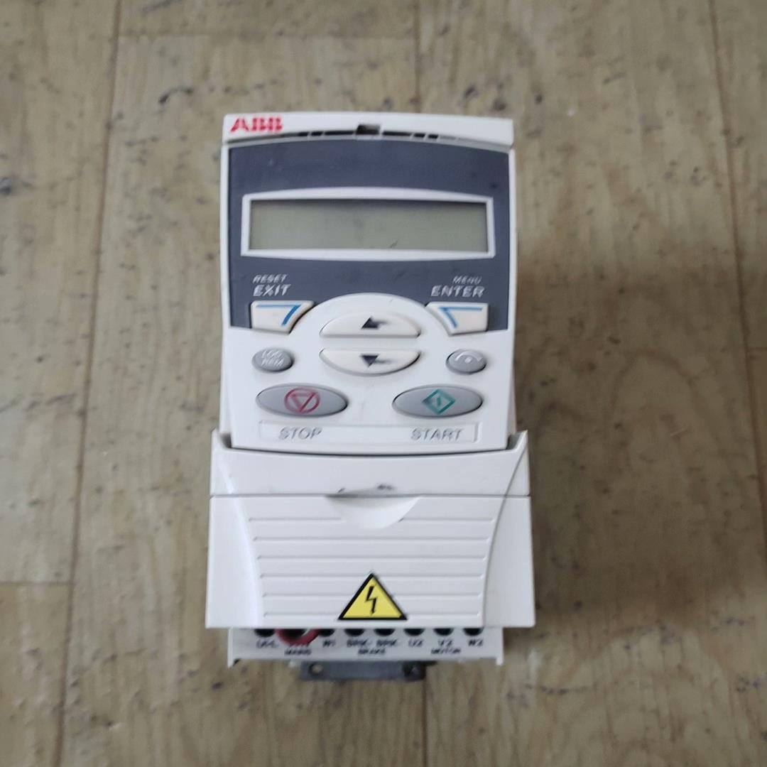 AB变频器ACS350-03E-08A8-4  4kw 38