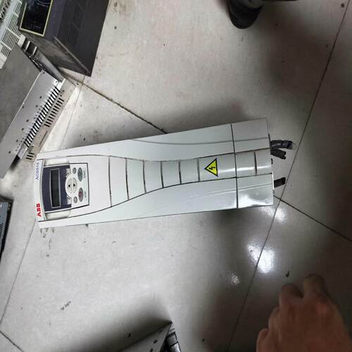 {莱茵电子商行}ABB变频器如图所示ACS510-01-25A-4一台11