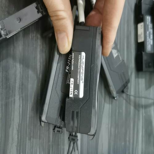 件华怡FR-J15N光纤放大器光纤传感器。成色如